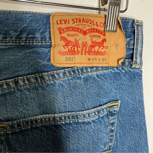 Levi’s 501 jeans red tab men’s size 34 x 34 button fly casual trendy - Picture 3 of 8